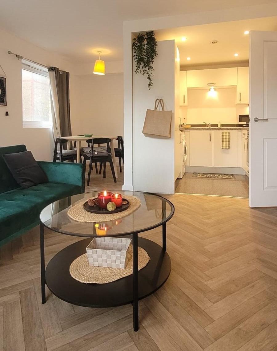 As Apartment Holiday Londra Esterno foto