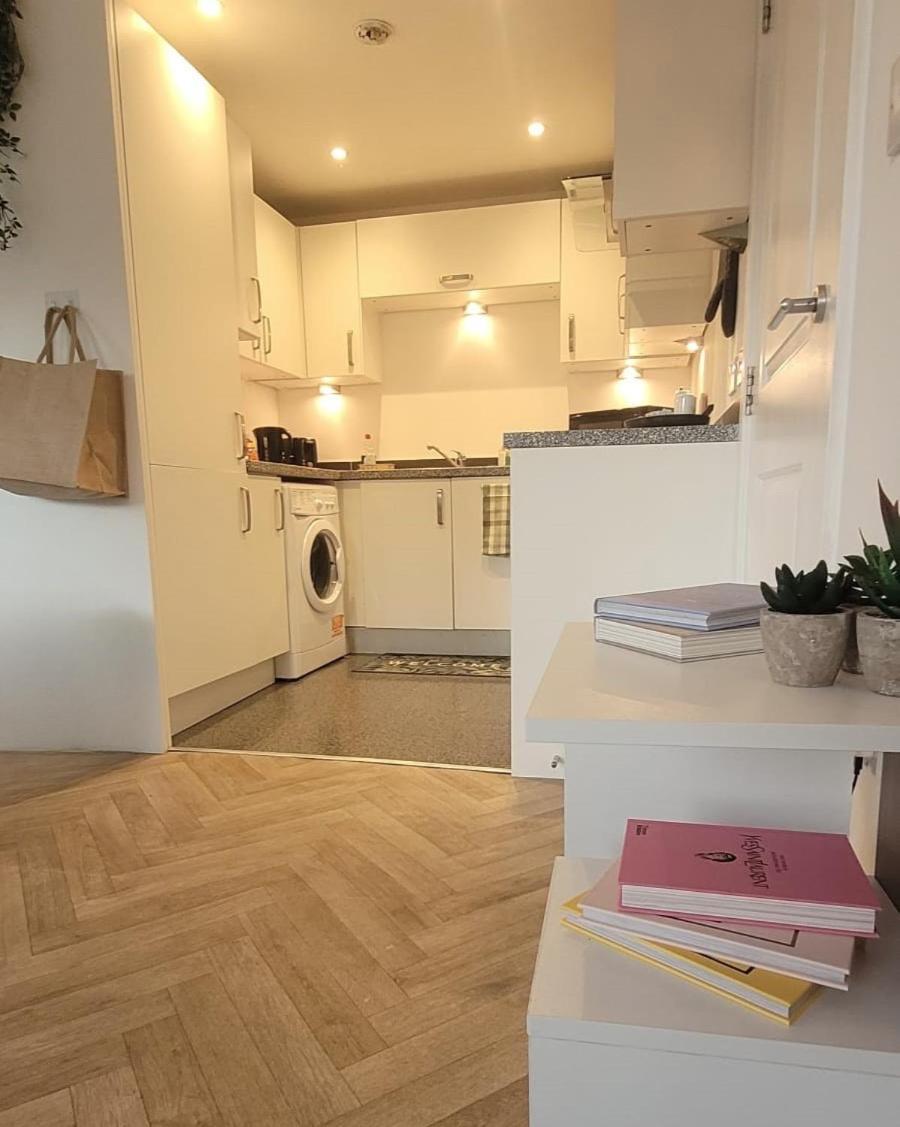 As Apartment Holiday Londra Esterno foto